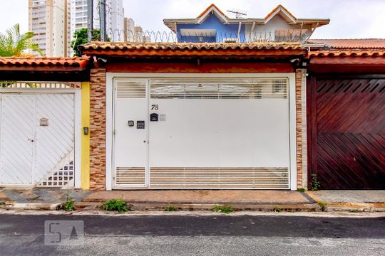Fachada de casa à venda com 3 quartos, 120m² em Vila Rosalia, Guarulhos