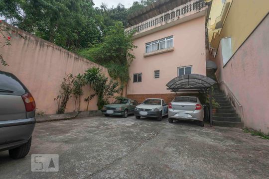 Garagem de casa à venda com 2 quartos, 334m² em Parque São Domingos, São Paulo