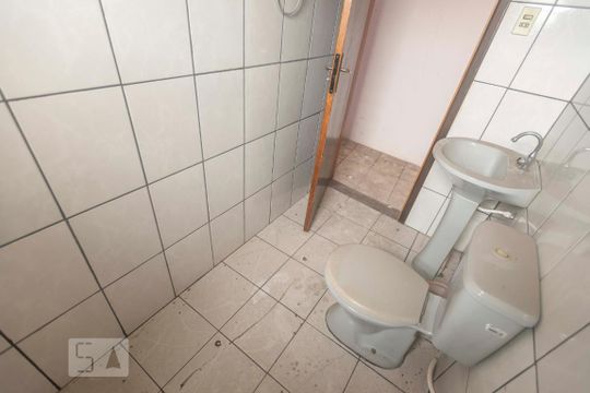 Banheiro 1 de casa à venda com 2 quartos, 334m² em Parque São Domingos, São Paulo