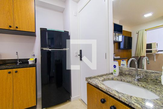 Cozinha de kitnet/studio para alugar com 1 quarto, 19m² em Bela Vista, São Paulo