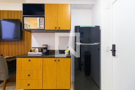 Cozinha de kitnet/studio para alugar com 1 quarto, 19m² em Bela Vista, São Paulo