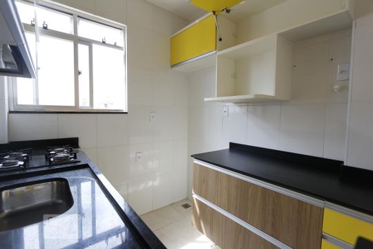 Cozinha - Armários de apartamento para alugar com 1 quarto, 40m² em Freguesia de Jacarepaguá, Rio de Janeiro