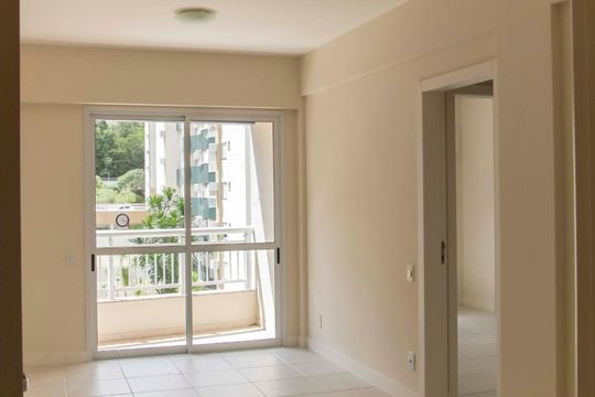 Sala de apartamento para alugar com 2 quartos, 80m² em Itacorubi, Florianópolis