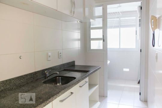 Cozinha de apartamento para alugar com 2 quartos, 80m² em Itacorubi, Florianópolis