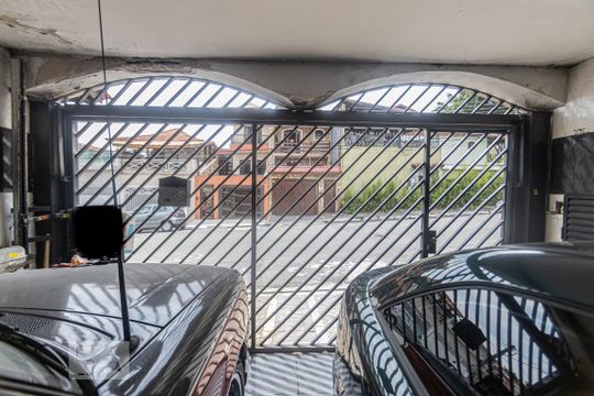 Garagem de casa à venda com 3 quartos, 125m² em Jardim Piqueroby, São Paulo