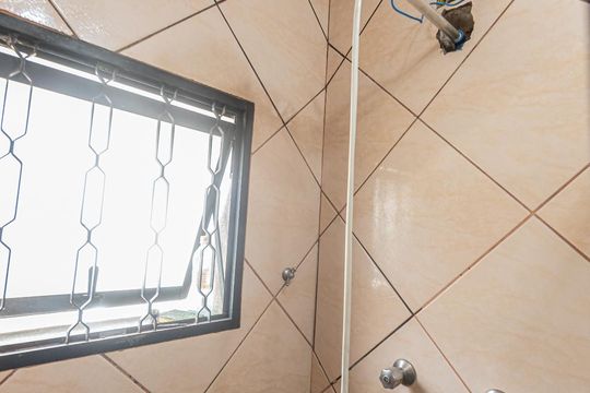 Banheiro Social 3 de casa à venda com 3 quartos, 125m² em Jardim Piqueroby, São Paulo