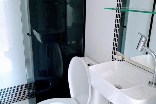 Banheiro  de kitnet/studio à venda com 1 quarto, 29m² em Setor de Habitações Individuais Norte, Brasília