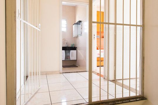 Corredor de casa à venda com 3 quartos, 350m² em Vila Carrão, São Paulo