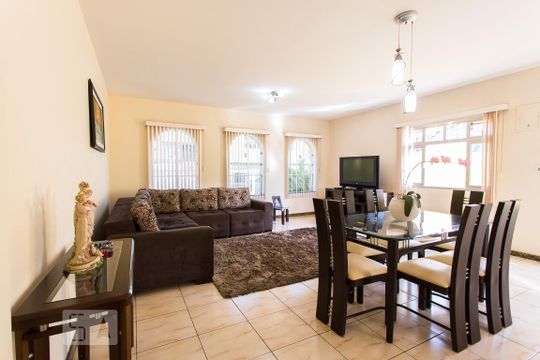 Casa à venda com 3 quartos, 350m² em Vila Carrão, São Paulo