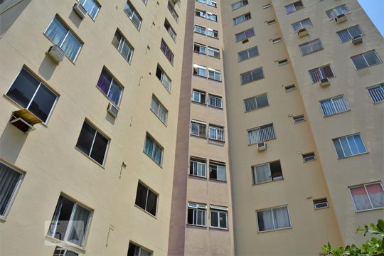 Fachada do bloco de apartamento para alugar com 2 quartos, 76m² em Jacarepaguá, Rio de Janeiro