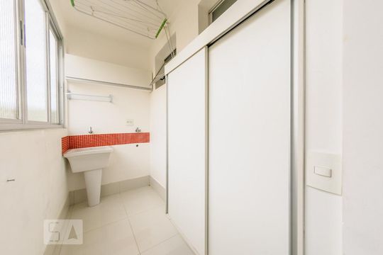 Área de Serviço de apartamento para alugar com 2 quartos, 60m² em Vila Itapura, Campinas