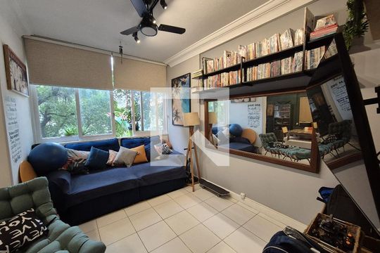 Sala de apartamento à venda com 4 quartos, 110m² em Laranjeiras, Rio de Janeiro