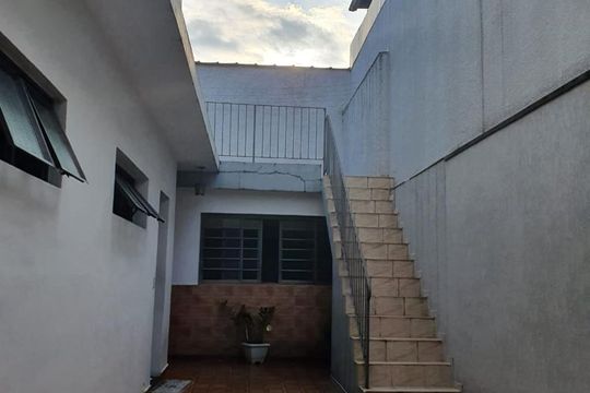Quintal de casa à venda com 2 quartos, 180m² em Jardim Rosa de Franca, Guarulhos