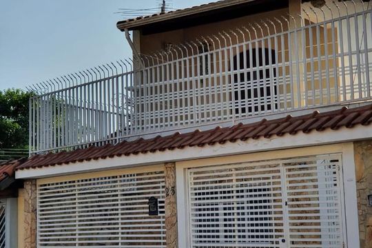 Frente da casa de casa à venda com 2 quartos, 180m² em Jardim Rosa de Franca, Guarulhos
