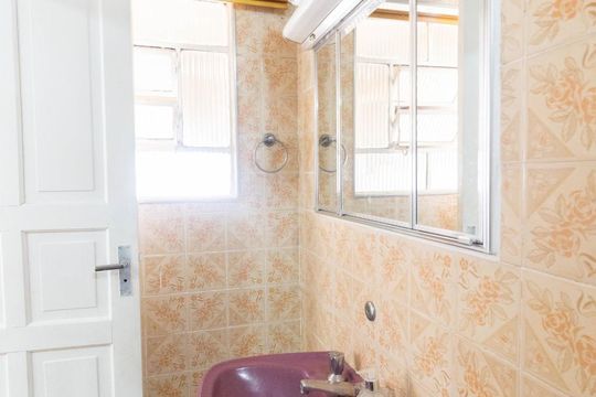 Banheiro de casa à venda com 2 quartos, 90m² em Vila Pereira Cerca, São Paulo