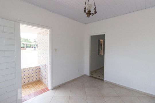 Casa à venda com 2 quartos, 90m² em Vila Pereira Cerca, São Paulo