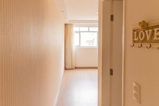 Corredor de Entrada de apartamento para alugar com 1 quarto, 64m² em Higienópolis, São Paulo