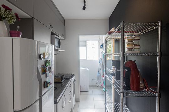 Cozinha de apartamento à venda com 2 quartos, 47m² em Jardim Colonial, São Paulo