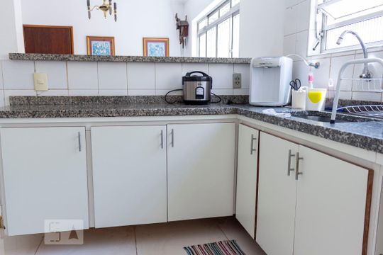 Cozinha de casa à venda com 4 quartos, 180m² em Vila da Saúde, São Paulo