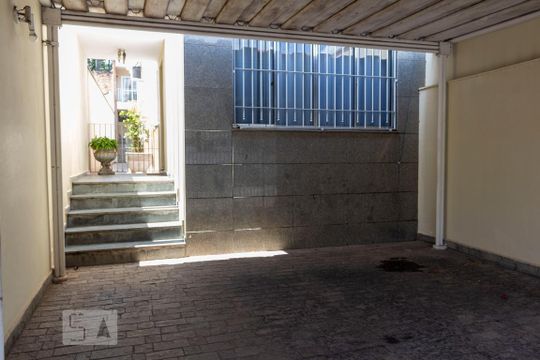 Garagem de casa à venda com 4 quartos, 180m² em Vila da Saúde, São Paulo