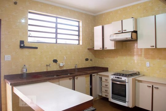 COZINHA de casa à venda com 4 quartos, 350m² em Água Fria, São Paulo