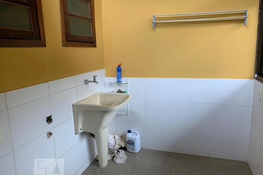 Área de serviço de casa de condomínio à venda com 4 quartos, 180m² em Itanhangá, Rio de Janeiro