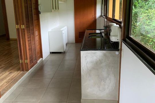 Cozinha de casa de condomínio à venda com 4 quartos, 180m² em Itanhangá, Rio de Janeiro