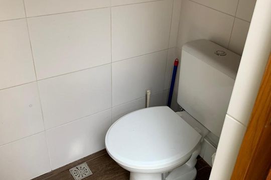 Lavabo de casa de condomínio à venda com 4 quartos, 180m² em Itanhangá, Rio de Janeiro