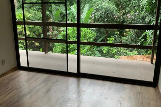 Quarto 1 de casa de condomínio à venda com 4 quartos, 180m² em Itanhangá, Rio de Janeiro