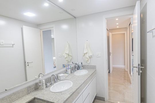 Banheiro da Suite 3 de apartamento à venda com 4 quartos, 180m² em Belenzinho, São Paulo