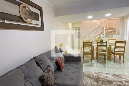 Sala de casa para alugar com 3 quartos, 165m² em Vila Bastos, Santo André
