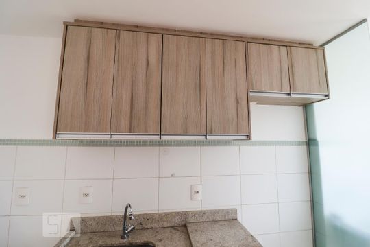 Cozinha de apartamento para alugar com 1 quarto, 42m² em Parque Amazonia, Goiânia