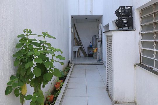 Quintal de casa à venda com 6 quartos, 500m² em Jardim Vitoria Regia (zona Oeste), São Paulo