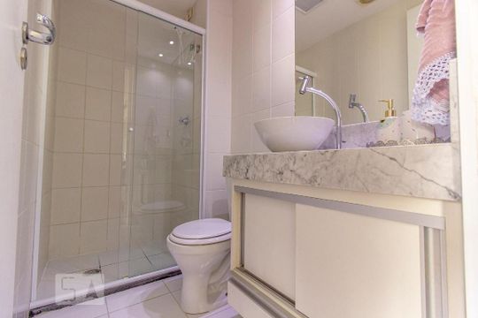 Banheiro de apartamento para alugar com 1 quarto, 34m² em Cambuci, São Paulo