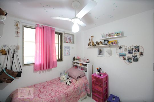 Quarto de apartamento para alugar com 3 quartos, 120m² em Recreio dos Bandeirantes, Rio de Janeiro