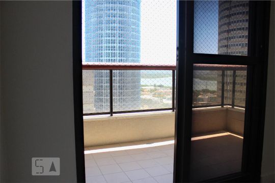 Varanda de apartamento para alugar com 2 quartos, 70m² em Barra da Tijuca, Rio de Janeiro
