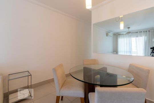 Sala de apartamento para alugar com 2 quartos, 63m² em Vila Uberabinha, São Paulo