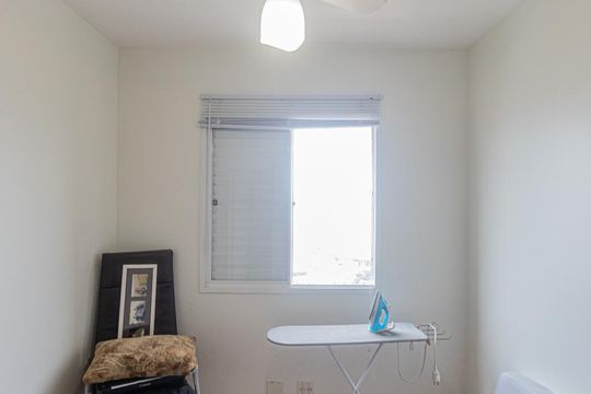 Quarto 1 de apartamento para alugar com 2 quartos, 56m² em Vila Bertioga, São Paulo
