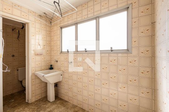 Área de Serviço de apartamento para alugar com 2 quartos, 68m² em Pinheiros, São Paulo