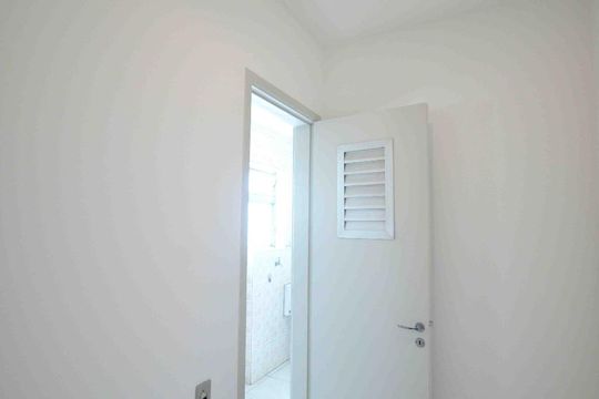 Quarto de Serviço de apartamento para alugar com 3 quartos, 65m² em Vila Firmiano Pinto, São Paulo