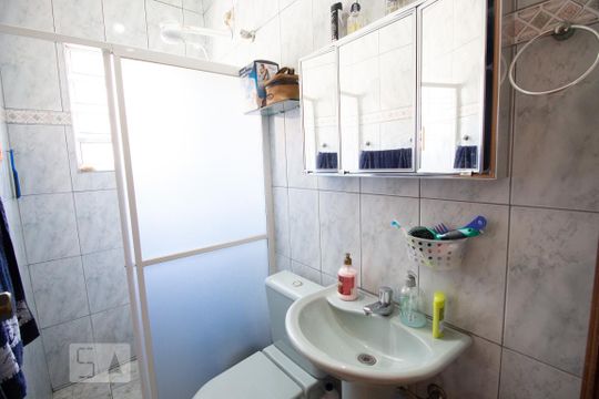 Banheiro de casa à venda com 4 quartos, 174m² em Vila Campestre, São Paulo