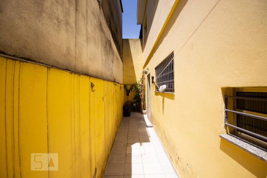 Quintal de casa à venda com 4 quartos, 174m² em Vila Campestre, São Paulo