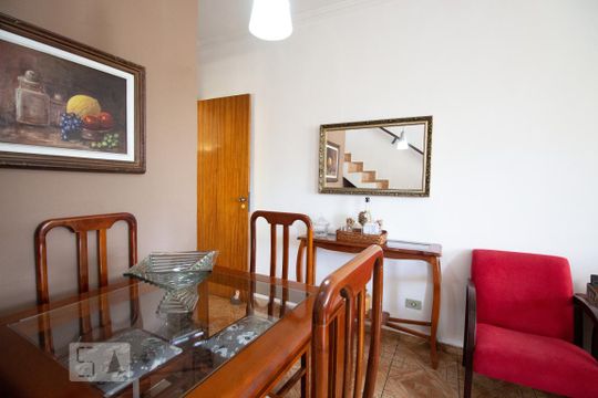 Sala de casa à venda com 4 quartos, 174m² em Vila Campestre, São Paulo