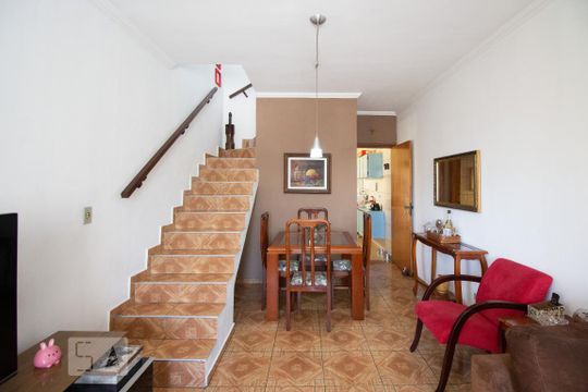 Sala de casa à venda com 4 quartos, 174m² em Vila Campestre, São Paulo