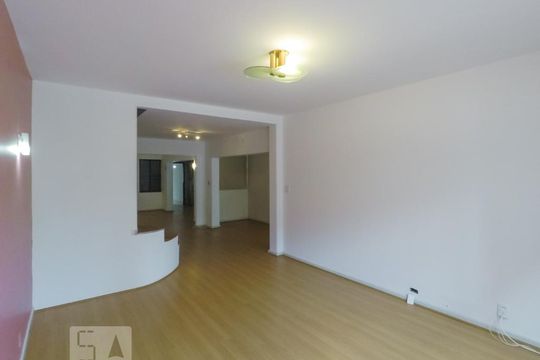 Casa à venda com 4 quartos, 350m² em Vila Mariana, São Paulo