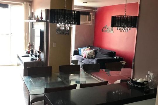 Visão da cozinha para a sala de apartamento à venda com 3 quartos, 70m² em Centro, Niterói