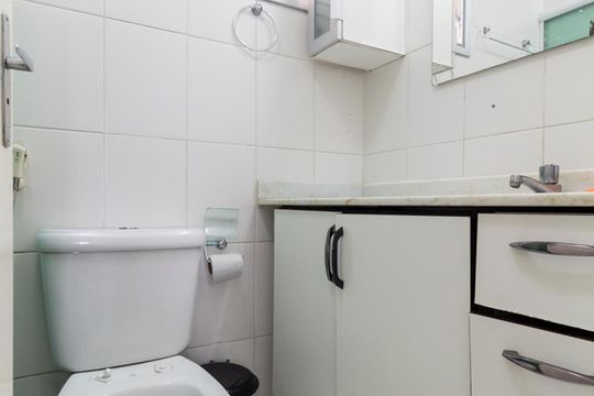 Banheiro Social de apartamento para alugar com 3 quartos, 65m² em Parque Jabaquara, São Paulo