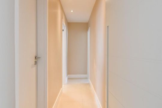 Corredor de apartamento à venda com 2 quartos, 98m² em Jardim Paulista, São Paulo