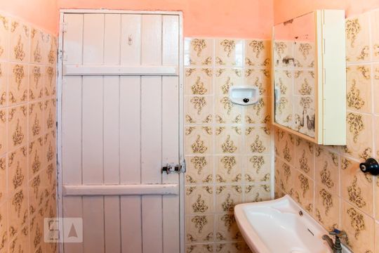 Banheiro de casa para alugar com 2 quartos, 30m² em Parque Boturussu, São Paulo