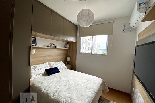 Dormitório de apartamento à venda com 2 quartos, 50m² em Vila Rosa, Novo Hamburgo